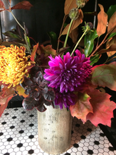 Load image into Gallery viewer, Cut Flowers with Vase