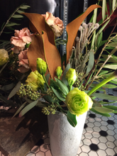 Load image into Gallery viewer, Cut Flowers with Vase